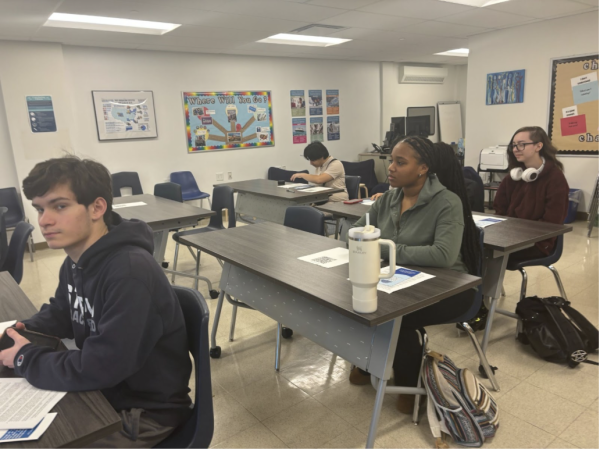 Students coming to hear about their options for getting scholarships through  Staples during lunch on Feb.7. 